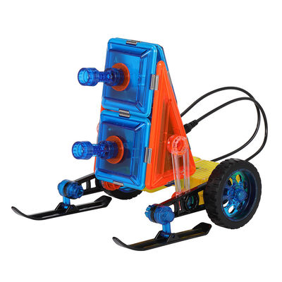 Des jouets magnétiques de voiture à télécommande