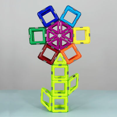 Des formes de tournesol, des carreaux magnétiques colorés, des jouets magnétiques à empiler pendant 3 ans.