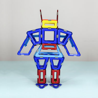 Technologie du futur Blocs de construction magnétiques 3D définissent des formes de robots mécha-bat